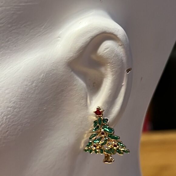 Bundle Sale 3 for $15 | Vintage Holiday Christmas Tree Earrings - Picture 4 of 8